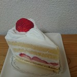 ツマガリ 甲陽園本店 - イチゴのショートケーキ