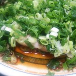 やきとり鳥かつ - ねぎで鳥のたたきが見えない。絶品！