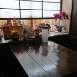 Takeya - 店内の席は和風。