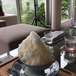 茶房　わらび野 - 柚子蜜のかき氷　￥８００