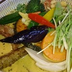 Rojiura Curry SAMURAI.  - 北海道満喫！！スープカレー　野菜20品目