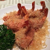 涵梅舫 銀座店 - 大海老のマヨネーズ炒め 2500円   炒めというよりオーロラソース和え