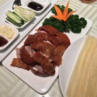 涵梅舫 銀座店 - 北京ダックを自分で巻く  肉もたっぷりで皮シットリ