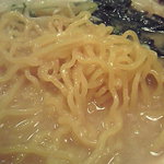 らーめんてつや - みそらーめんの麺アップ