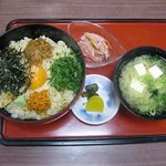 四季亭 - うにご飯（炊込：1580）