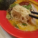 大塚らーめん - 赤豚骨ラーメン（680円）