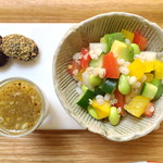 Kao Kamakura Gokurakuji - もち麦とキヌア入りサラダとチアシードドレッシング