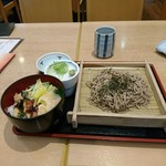 日本海庄や - 煮穴子丼とざる蕎麦