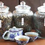 マレーチャン dua - ジャスミン・プーアル・ウーロンの3種類のお茶でごゆっくりお過しください