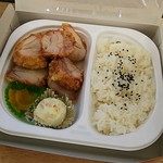 小樽なると屋 カテプリ店 - ザンギ弁当。600円。