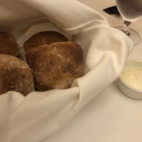 ベンジャミンステーキハウス 六本木 - くるみパンと何とかパン