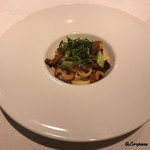 カーサ・デル・チーボ - 活穴子のスモークに胡瓜とドライトマトに刻んだバジルのパヴェッテ