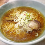 龍巳 - ラーメン。シンプルです。