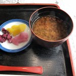 Matsuya Sushi - お漬物、赤出汁