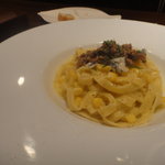 クッチーナ イタリアーナ ガッルーラ - ゴールドラッシュのピュレーと鴨もも肉のラグーとゴルゴンゾーラ（カペレッティ）