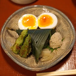 瓢亭 - 名物 瓢亭玉子、万願寺唐辛子焼き、鯛のちまき寿司、蛸の卵の煮付け
