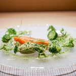 ガストロノミーソール ヤナギヤ - サツキマスの燻製サラダ