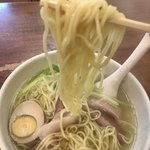 らあめん厨房 どる屋 - ほのかなバターの香りが良いですね