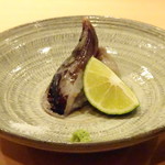 鮨 さかい - 鳥貝（舞鶴）・・軽く炙る事で旨みが増します。