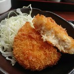 饂飩居酒屋 かずどん - つぶじゃがコロッケ割ってみた(*^▽^*)