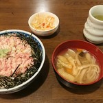 寿司吉 - ランチ限定ねぎとろ丼780円 ＋ 大盛100円