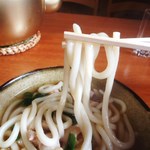 柔らかい麺持ち上げ