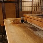 源氏 - 閉店前のカウンター