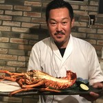 ROKU KANDA - オーナーが直々に伊勢海老塩焼き持って登場！