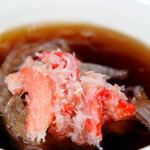 Shark fin soup with crab meat (1 serving)