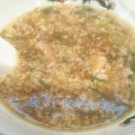 来来亭 - 背脂が浮いたスープは、やっぱりたまりません。