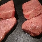 焼肉 ジャンボ - 