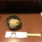 おかめ - 付きだしは根菜のマヨ和え