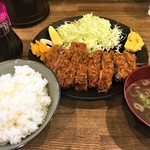 さくら食堂 - 馬力豚かつ税込1400円、ご飯一杯おかわりOK