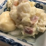 元祖立ち飲み屋 - ポテトサラダ沢庵入り、200円？220円？180円？忘れてた