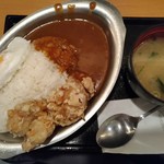 品川 ひおき - 鶏唐揚げ親子カレー