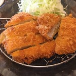 手打ちとんかつ かつ屋 - きっちり火が通ってるタイプ