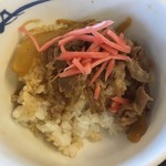 Matsuya - 検証としては御法度だろうが、美味しくないんで、味変。紅生姜と卓上の焼肉タレで調整。
                        薬味無しの汁切りシバリだったのに・・・
                        
                        何故都内にあんなに店舗あるのか不思議だ。
                        他食わずして最下位決定の予感。
                        