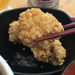 Nakau - 唐揚げは見ためはずっこけそうになったが、食べると衣サクサク、中じゅわで美味しい。
                        
                        
                        