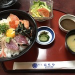 割烹 はちや - 海鮮丼＝８００円の全容