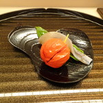 京懐石 吉泉 - 紀州の鮎の握りと海老豆