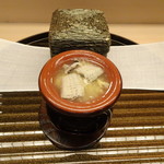 京懐石 吉泉 - はも雑炊　奥がお漬け物の器