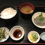 かどや食堂 - 生しらす丼