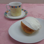 自家焙煎珈琲カフェ・ブレニー - ﾌﾞﾚﾆｰ流ﾏﾘﾄｯﾂｫ！ふわりたまごパンに生クリームをたっぷり！珈琲とｾｯﾄで600円！