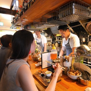 ●ライブ感・吹き抜けの空間・洋楽♪