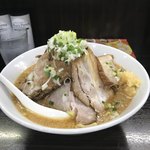 自家製麺 5102 - 辛虎二郎、チャーシュー追加！