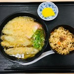 峠屋うどん - ごぼう天うどんとかしわめし