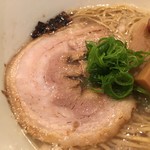 饗 くろ喜 - 黒豚のバラロール煮豚