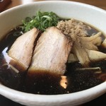 ひまわり - 再訪でいただいたのは「濃色しょうゆ中華」です（２０１８．７．１３）