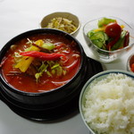 【E】正宗韓式生拌牛肉+米飯套餐