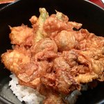 末廣庵 - 「イカ天丼」には身が二切れ・下足、いんげんの天ぷらが！！
